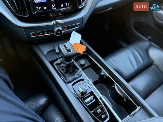 Чорний Вольво ХС60, об'ємом двигуна 2 л та пробігом 244 тис. км за 29700 $, фото 28 на Automoto.ua