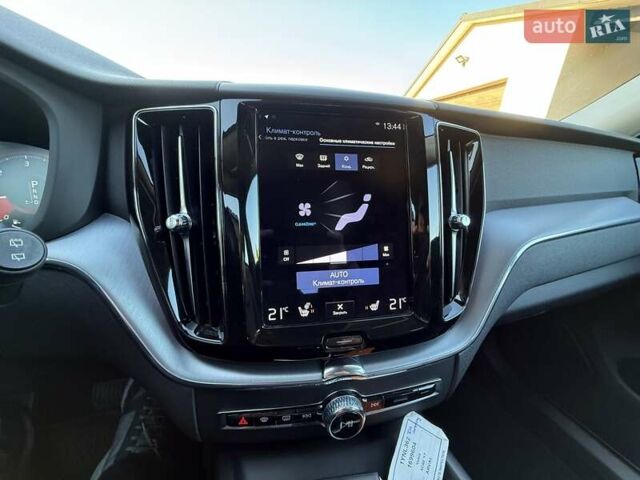 Чорний Вольво ХС60, об'ємом двигуна 2 л та пробігом 244 тис. км за 29700 $, фото 39 на Automoto.ua