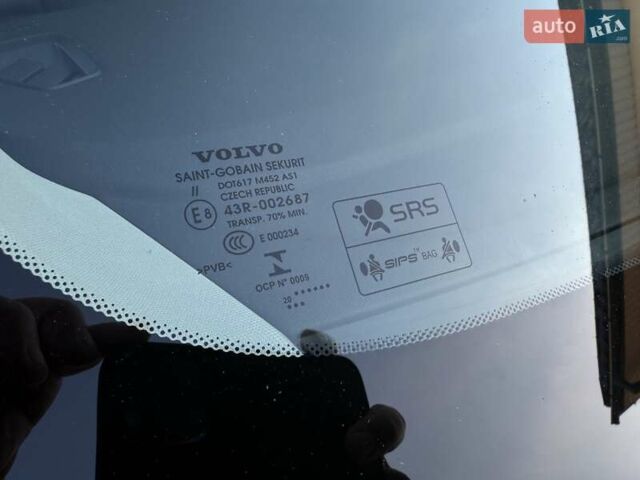 Чорний Вольво ХС60, об'ємом двигуна 2 л та пробігом 244 тис. км за 29700 $, фото 65 на Automoto.ua