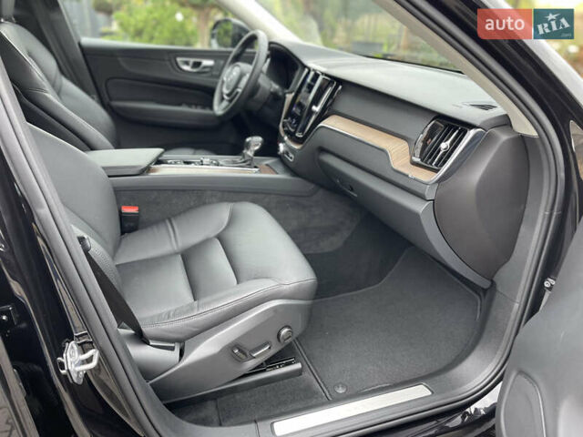 Вольво ХС60 2021 в Луцке на Automoto.ua Черный Вольво ХС60, объемом двигателя 2 л и пробегом 24 тыс. км за 35000 $, фото 27 на Automoto.ua