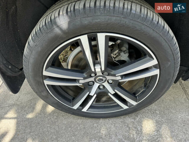 Чорний Вольво ХС60, об'ємом двигуна 1.97 л та пробігом 73 тис. км за 39000 $, фото 9 на Automoto.ua