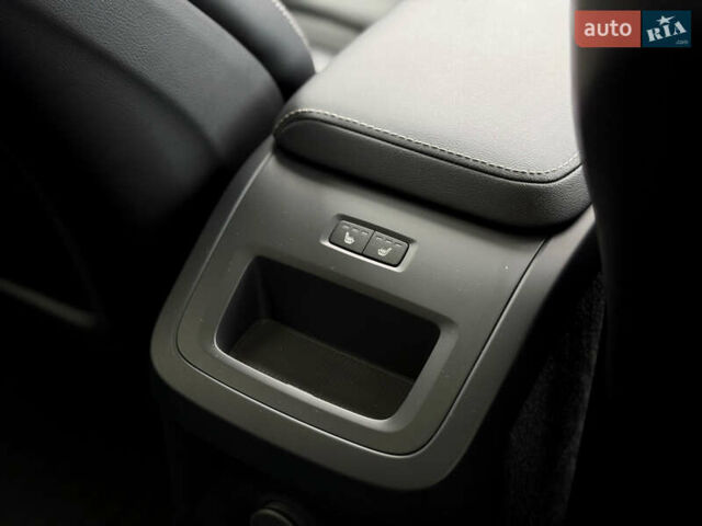 Черный Вольво ХС60, объемом двигателя 2 л и пробегом 34 тыс. км за 52700 $, фото 30 на Automoto.ua