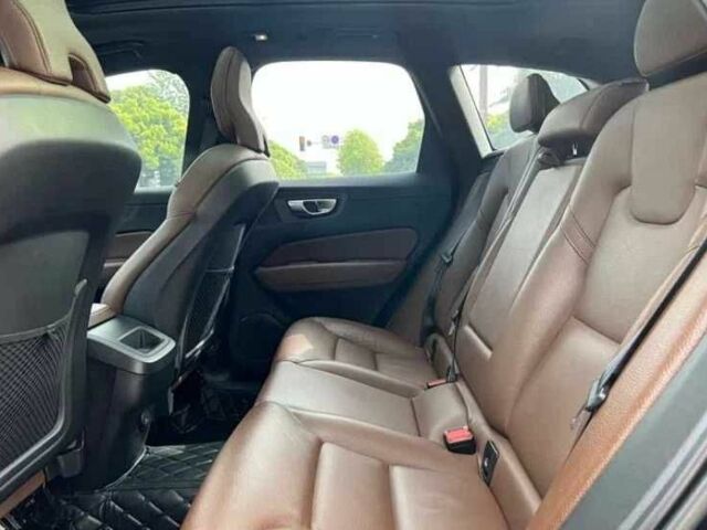 Черный Вольво ХС60, объемом двигателя 2 л и пробегом 70 тыс. км за 23000 $, фото 7 на Automoto.ua
