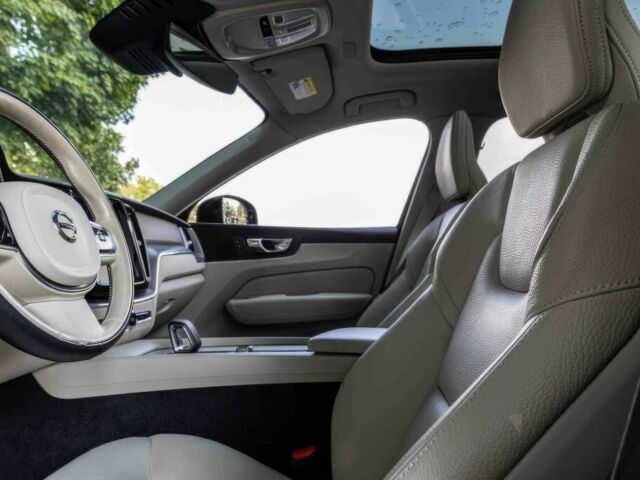 Черный Вольво ХС60, объемом двигателя 0 л и пробегом 18 тыс. км за 25000 $, фото 6 на Automoto.ua