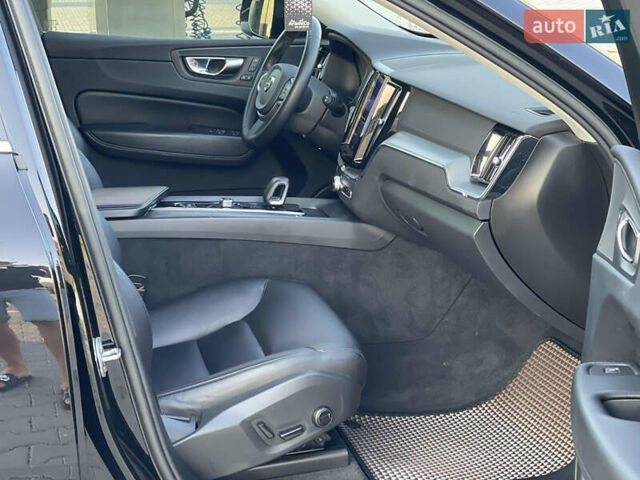 Вольво ХС60 2023 в Черновцах на Automoto.ua Черный Вольво ХС60, объемом двигателя 2 л и пробегом 29 тыс. км за 39000 $, фото 6 на Automoto.ua