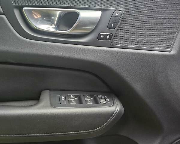 Черный Вольво ХС60, объемом двигателя 2 л и пробегом 35 тыс. км за 57000 $, фото 9 на Automoto.ua