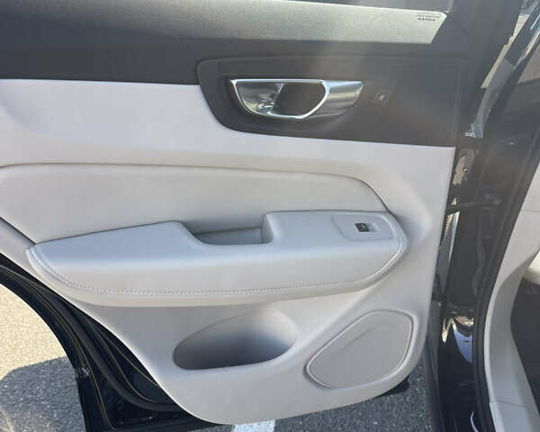 Вольво ХС60 2024 в Киеве на Automoto.ua Черный Вольво ХС60, объемом двигателя 2 л и пробегом 5 тыс. км за 57000 $, фото 22 на Automoto.ua