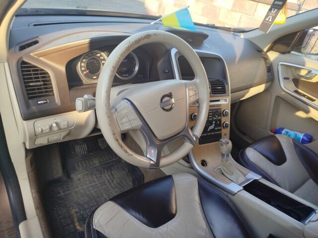 Коричневый Вольво ХС60, объемом двигателя 2.4 л и пробегом 390 тыс. км за 7500 $, фото 5 на Automoto.ua