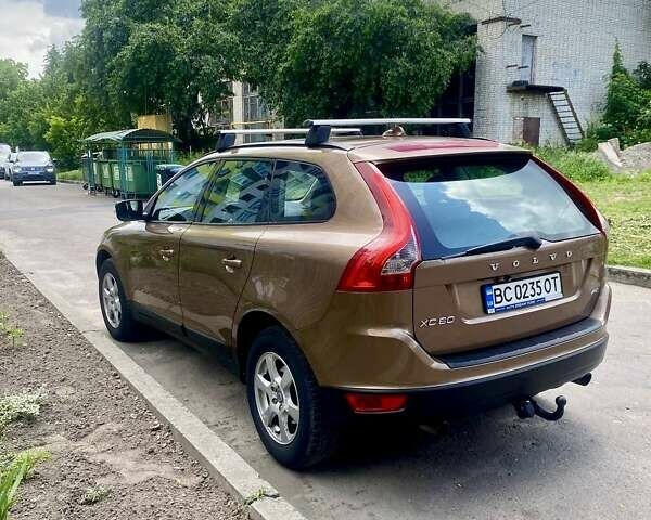 Коричневий Вольво ХС60, об'ємом двигуна 2.4 л та пробігом 325 тис. км за 10999 $, фото 2 на Automoto.ua