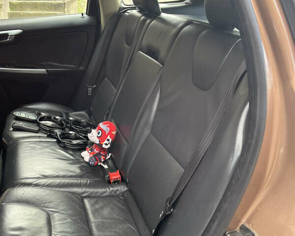 Коричневый Вольво ХС60, объемом двигателя 2.4 л и пробегом 197 тыс. км за 12777 $, фото 21 на Automoto.ua