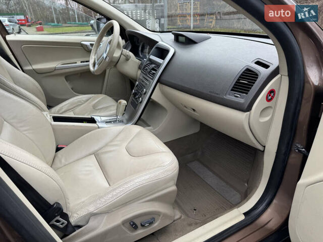 Коричневий Вольво ХС60, об'ємом двигуна 2.95 л та пробігом 196 тис. км за 12500 $, фото 3 на Automoto.ua