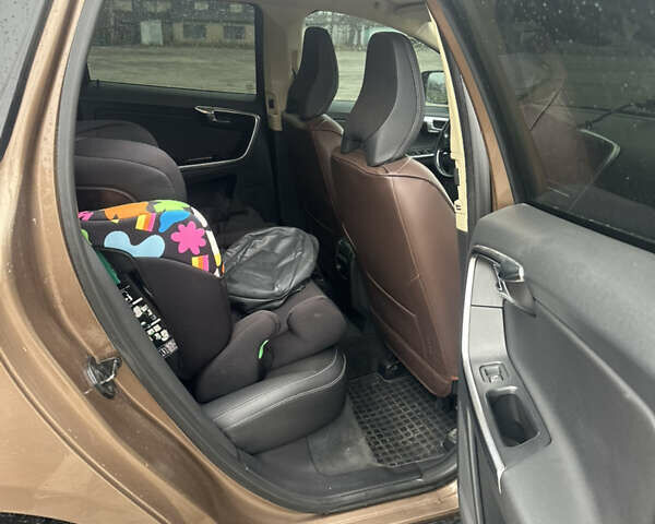 Коричневый Вольво ХС60, объемом двигателя 2.4 л и пробегом 302 тыс. км за 12900 $, фото 21 на Automoto.ua