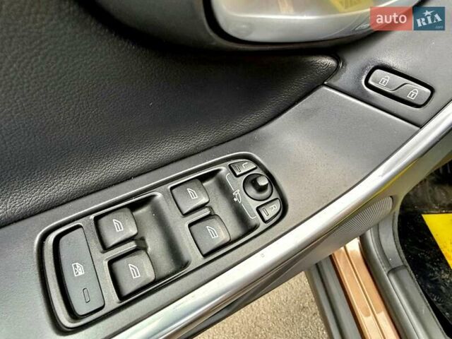 Вольво ХС60 2012 в Киеве на Automoto.ua Коричневый Вольво ХС60, объемом двигателя 2.4 л и пробегом 139 тыс. км за 15200 $, фото 46 на Automoto.ua