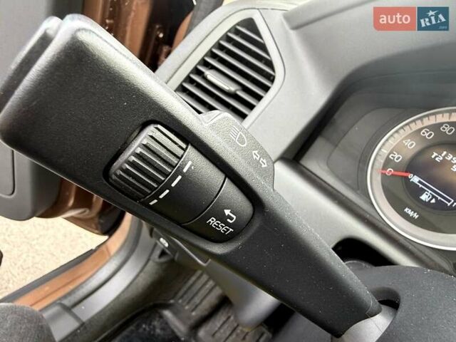 Вольво ХС60 2012 в Киеве на Automoto.ua Коричневый Вольво ХС60, объемом двигателя 2.4 л и пробегом 139 тыс. км за 15200 $, фото 67 на Automoto.ua