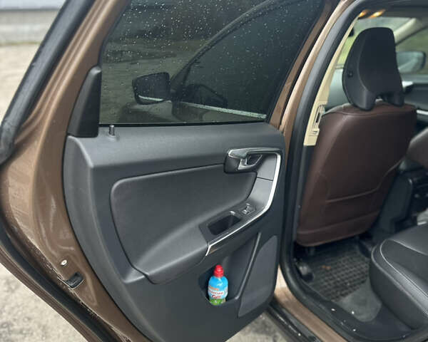 Коричневый Вольво ХС60, объемом двигателя 2.4 л и пробегом 302 тыс. км за 12900 $, фото 23 на Automoto.ua