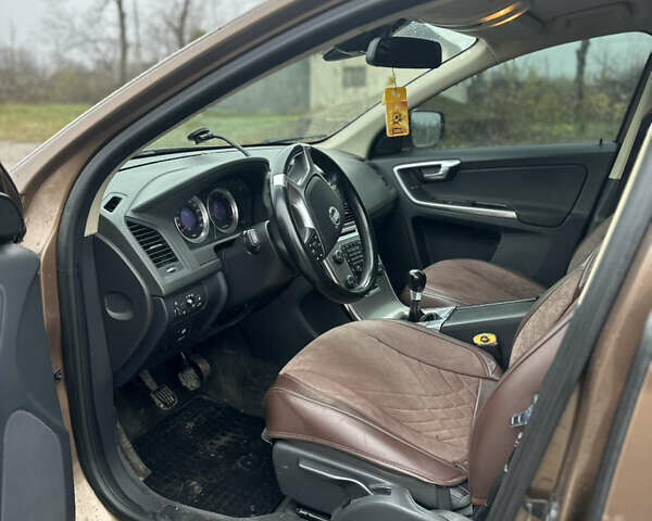 Коричневый Вольво ХС60, объемом двигателя 2.4 л и пробегом 302 тыс. км за 12900 $, фото 26 на Automoto.ua