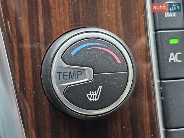 Вольво ХС60 2013 у Києві на Automoto.ua Коричневий Вольво ХС60, об'ємом двигуна 2.4 л та пробігом 117 тис. км за 21999 $, фото 52 на Automoto.ua