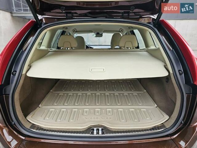 Вольво ХС60 2013 у Києві на Automoto.ua Коричневий Вольво ХС60, об'ємом двигуна 2.4 л та пробігом 117 тис. км за 21999 $, фото 25 на Automoto.ua