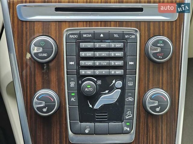 Вольво ХС60 2013 у Києві на Automoto.ua Коричневий Вольво ХС60, об'ємом двигуна 2.4 л та пробігом 117 тис. км за 21999 $, фото 51 на Automoto.ua