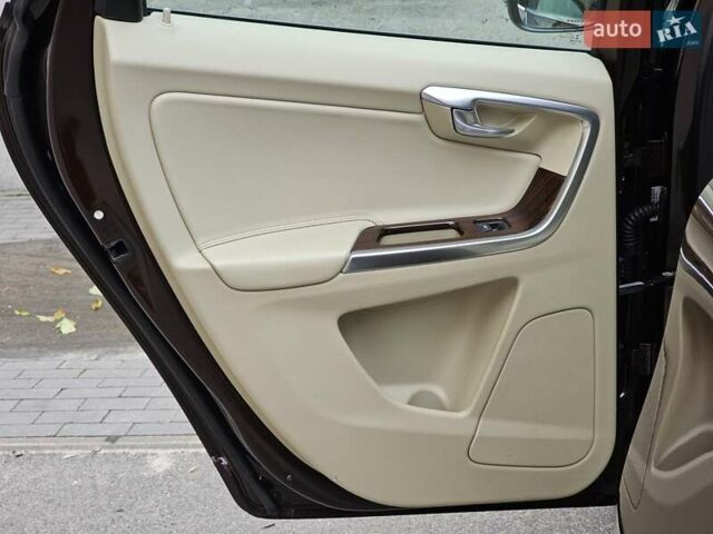 Вольво ХС60 2013 у Києві на Automoto.ua Коричневий Вольво ХС60, об'ємом двигуна 2.4 л та пробігом 117 тис. км за 21999 $, фото 60 на Automoto.ua