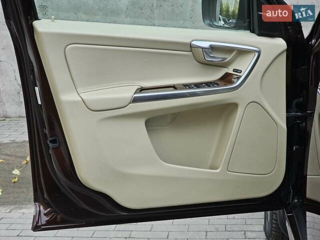 Вольво ХС60 2013 у Києві на Automoto.ua Коричневий Вольво ХС60, об'ємом двигуна 2.4 л та пробігом 117 тис. км за 21999 $, фото 29 на Automoto.ua