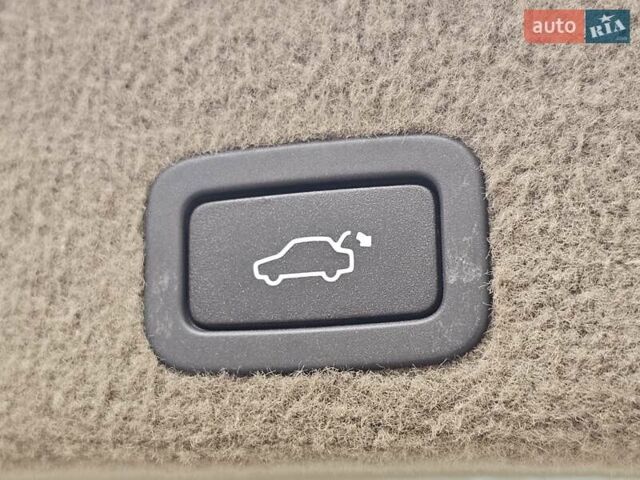 Вольво ХС60 2013 у Києві на Automoto.ua Коричневий Вольво ХС60, об'ємом двигуна 2.4 л та пробігом 117 тис. км за 21999 $, фото 28 на Automoto.ua