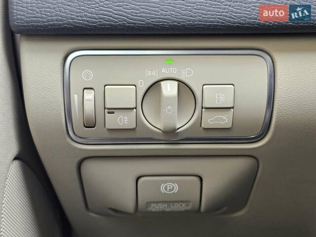 Вольво ХС60 2013 у Києві на Automoto.ua Коричневий Вольво ХС60, об'ємом двигуна 2.4 л та пробігом 117 тис. км за 21999 $, фото 42 на Automoto.ua