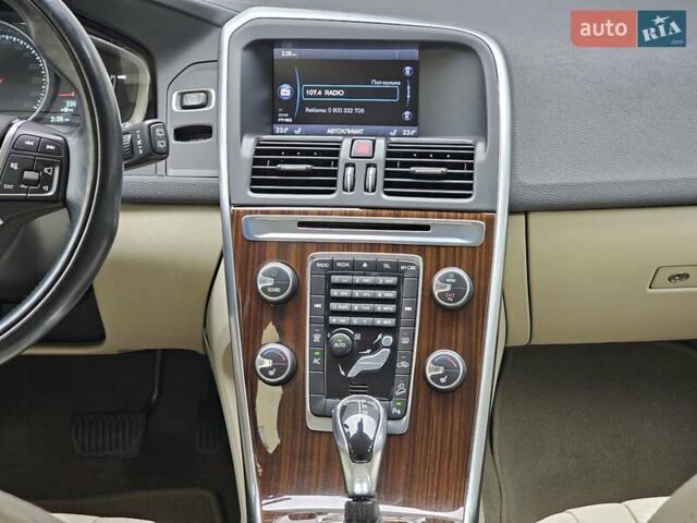 Вольво ХС60 2013 у Києві на Automoto.ua Коричневий Вольво ХС60, об'ємом двигуна 2.4 л та пробігом 117 тис. км за 21999 $, фото 44 на Automoto.ua