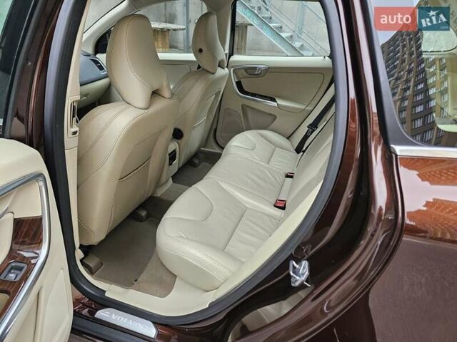 Вольво ХС60 2013 у Києві на Automoto.ua Коричневий Вольво ХС60, об'ємом двигуна 2.4 л та пробігом 117 тис. км за 21999 $, фото 61 на Automoto.ua