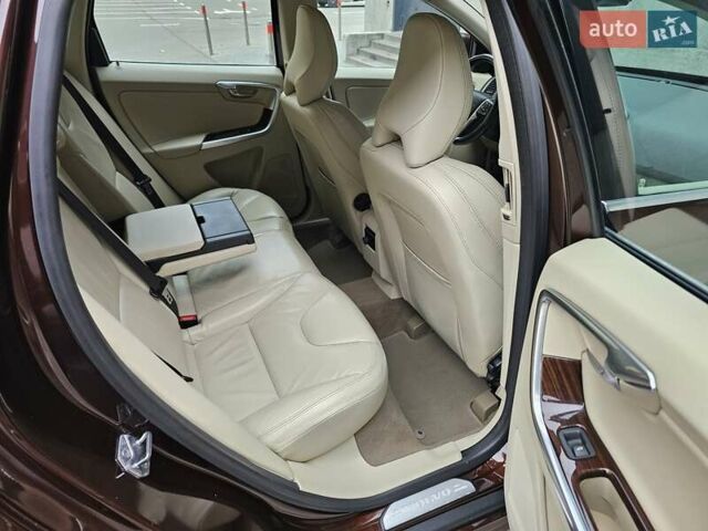 Вольво ХС60 2013 у Києві на Automoto.ua Коричневий Вольво ХС60, об'ємом двигуна 2.4 л та пробігом 117 тис. км за 21999 $, фото 59 на Automoto.ua