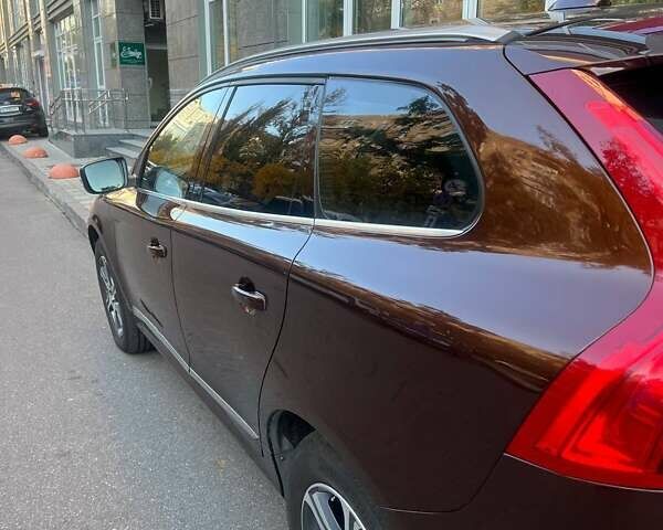 Коричневий Вольво ХС60, об'ємом двигуна 2.4 л та пробігом 265 тис. км за 19000 $, фото 2 на Automoto.ua