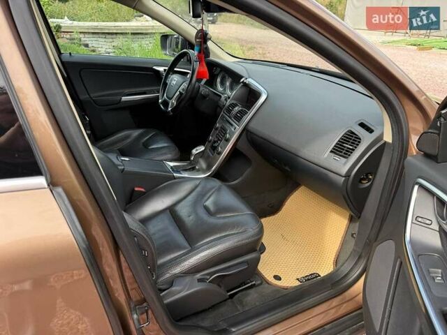 Коричневий Вольво ХС60, об'ємом двигуна 2.4 л та пробігом 191 тис. км за 16900 $, фото 11 на Automoto.ua