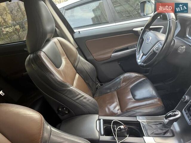 Коричневый Вольво ХС60, объемом двигателя 2.4 л и пробегом 287 тыс. км за 18000 $, фото 10 на Automoto.ua