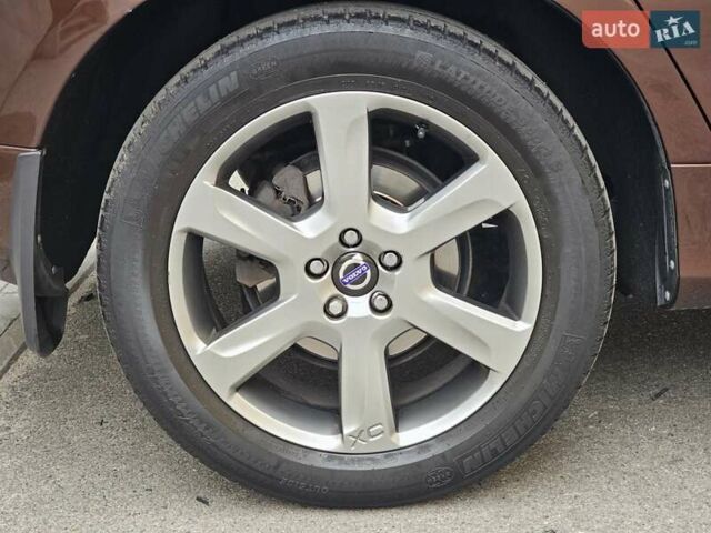 Вольво ХС60 2013 у Києві на Automoto.ua Коричневий Вольво ХС60, об'ємом двигуна 2.4 л та пробігом 117 тис. км за 21999 $, фото 15 на Automoto.ua