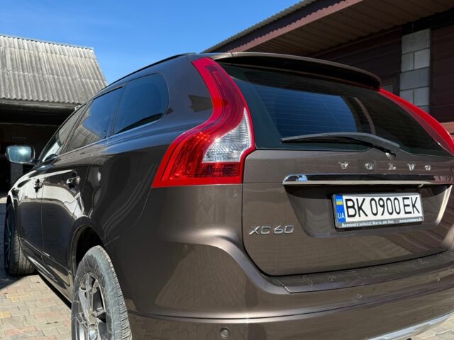 Коричневий Вольво ХС60, об'ємом двигуна 2.4 л та пробігом 310 тис. км за 18000 $, фото 13 на Automoto.ua