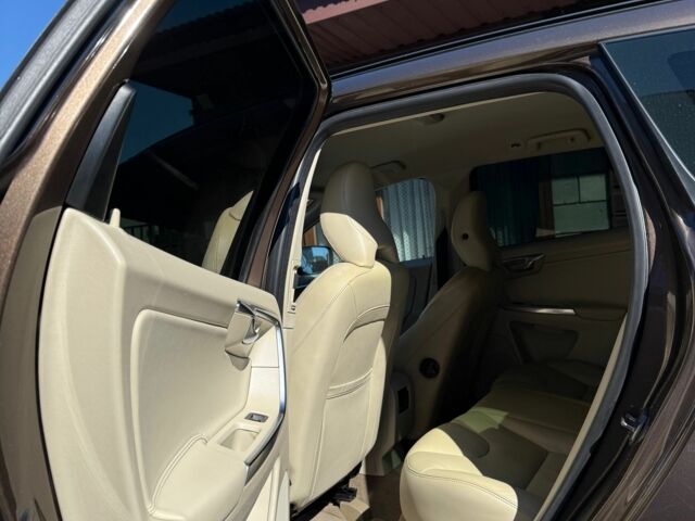 Коричневий Вольво ХС60, об'ємом двигуна 2.4 л та пробігом 310 тис. км за 18000 $, фото 9 на Automoto.ua