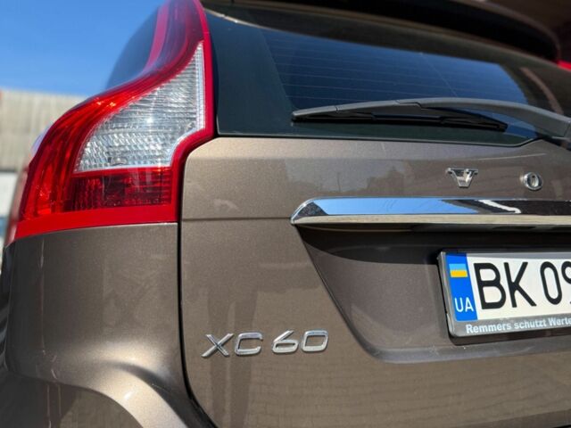 Коричневий Вольво ХС60, об'ємом двигуна 2.4 л та пробігом 310 тис. км за 18000 $, фото 16 на Automoto.ua