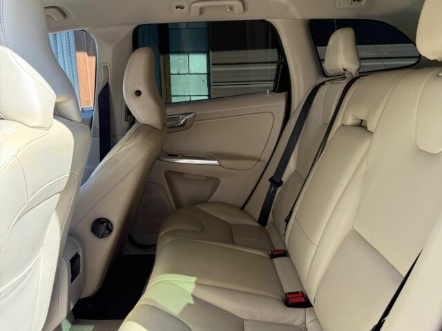 Коричневий Вольво ХС60, об'ємом двигуна 2.4 л та пробігом 310 тис. км за 18000 $, фото 10 на Automoto.ua