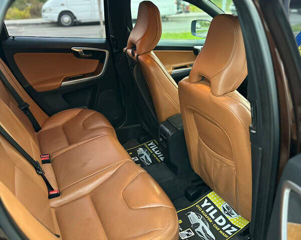 Коричневый Вольво ХС60, объемом двигателя 2.4 л и пробегом 156 тыс. км за 22000 $, фото 3 на Automoto.ua