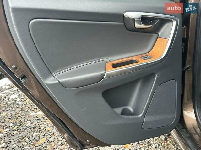 Коричневый Вольво ХС60, объемом двигателя 2.4 л и пробегом 257 тыс. км за 23900 $, фото 12 на Automoto.ua