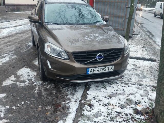 Коричневый Вольво ХС60, объемом двигателя 2 л и пробегом 220 тыс. км за 22500 $, фото 1 на Automoto.ua