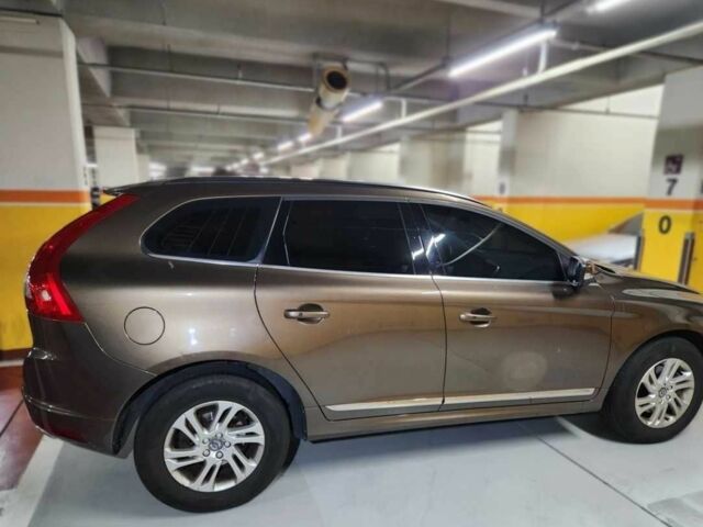 Коричневый Вольво ХС60, объемом двигателя 2 л и пробегом 96 тыс. км за 8095 $, фото 5 на Automoto.ua