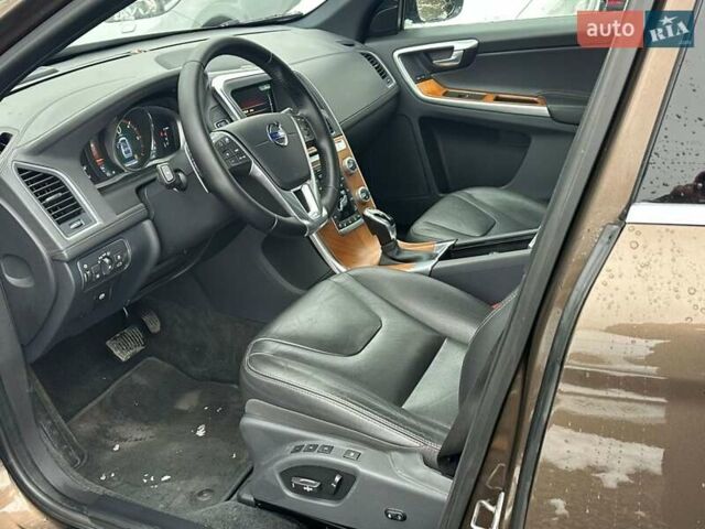 Коричневый Вольво ХС60, объемом двигателя 2.4 л и пробегом 257 тыс. км за 23900 $, фото 9 на Automoto.ua