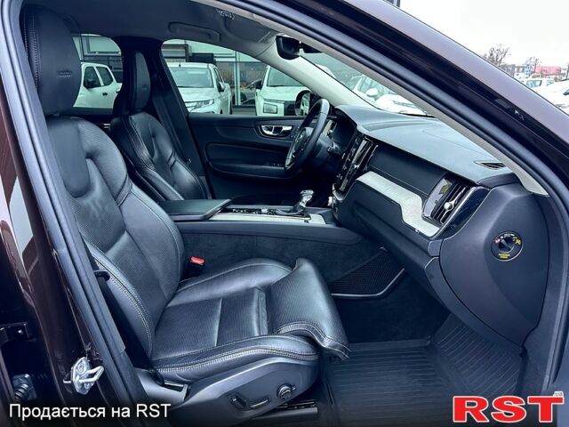 Коричневый Вольво ХС60, объемом двигателя 2 л и пробегом 74 тыс. км за 39900 $, фото 11 на Automoto.ua