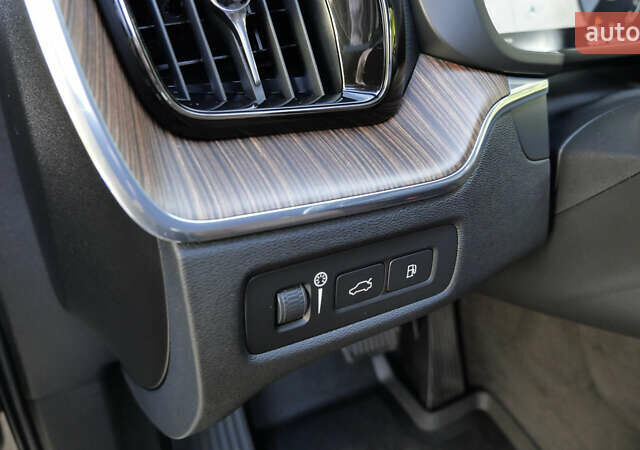 Вольво ХС60 2021 в Львове на Automoto.ua Коричневый Вольво ХС60, объемом двигателя 2 л и пробегом 141 тыс. км за 43500 $, фото 55 на Automoto.ua