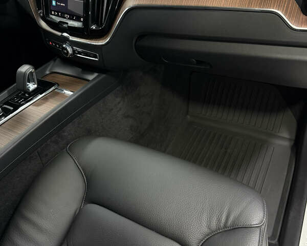 Коричневый Вольво ХС60, объемом двигателя 1.97 л и пробегом 6 тыс. км за 43500 $, фото 31 на Automoto.ua