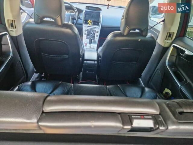 Красный Вольво ХС60, объемом двигателя 2.4 л и пробегом 320 тыс. км за 12600 $, фото 13 на Automoto.ua