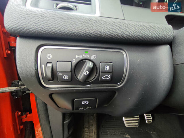 Красный Вольво ХС60, объемом двигателя 2.4 л и пробегом 345 тыс. км за 18500 $, фото 25 на Automoto.ua