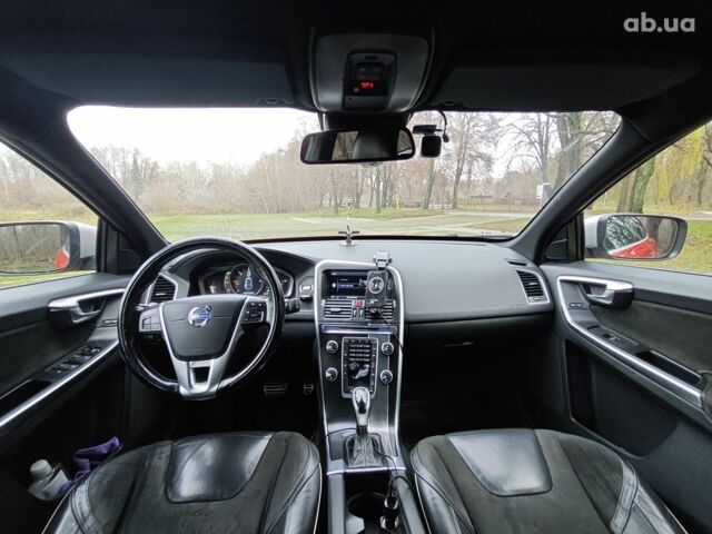 Красный Вольво ХС60, объемом двигателя 2.4 л и пробегом 345 тыс. км за 18500 $, фото 18 на Automoto.ua