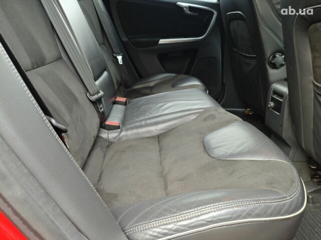 Красный Вольво ХС60, объемом двигателя 2.4 л и пробегом 345 тыс. км за 18500 $, фото 17 на Automoto.ua